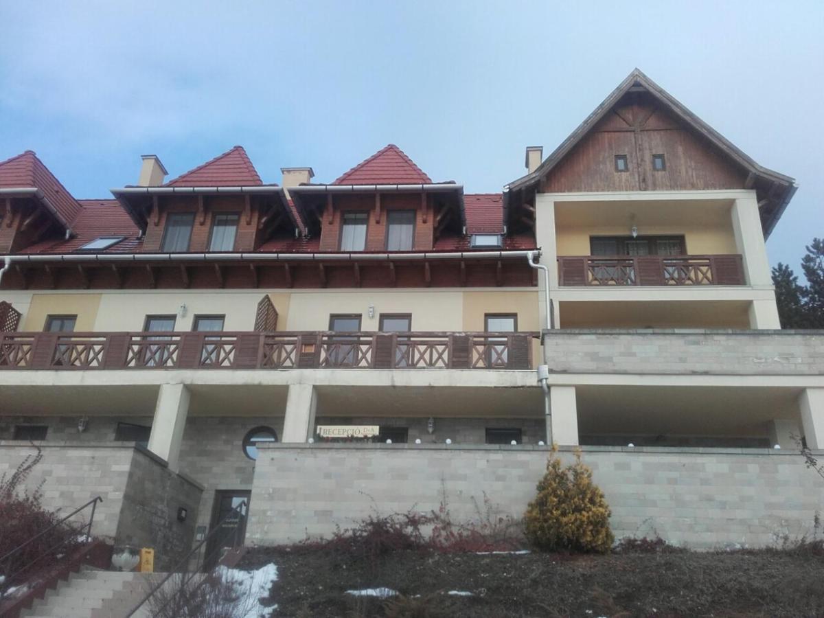 Chill Hill Apartment Egerszalók Екстериор снимка